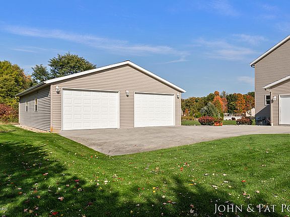 3rd image of 5595 Creekridge Dr