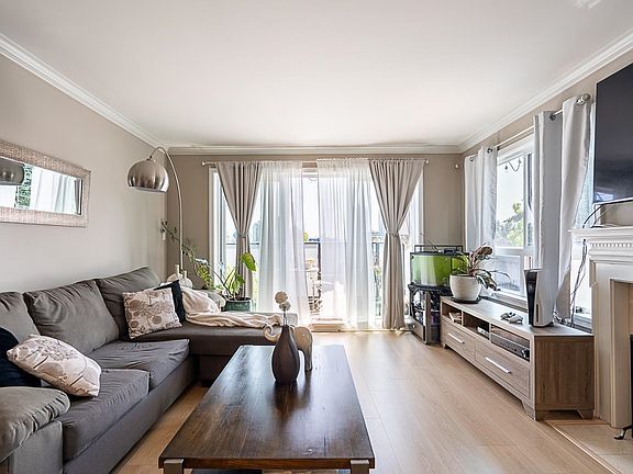 2nd image of 1830 Southmere Cres E #313