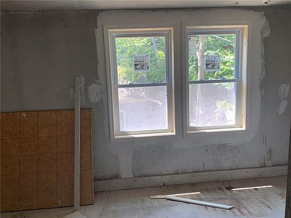 3rd image of 1103 Lowell Ave