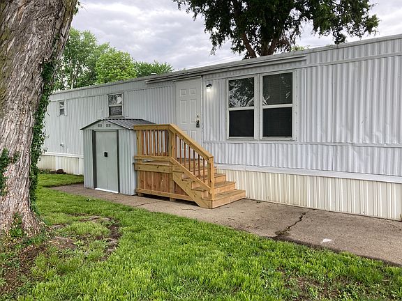 3rd image of 126 Abby Ln