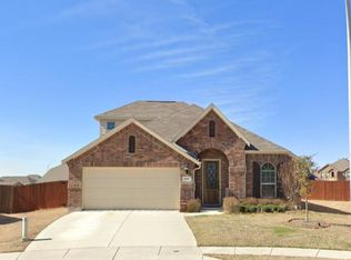 2424 Maple Stream Dr, Roanoke, TX 76177
