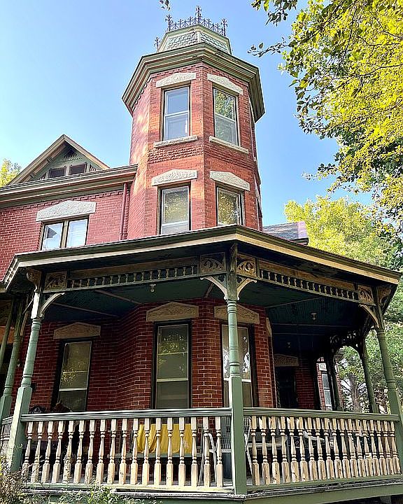 1st image of 947 Nemaha St