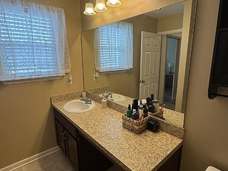 670 Grover Ln — Photo 25