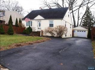160 New York Ave, Bergenfield, NJ 07621