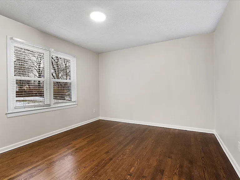 5332 Cedar St — Photo 5