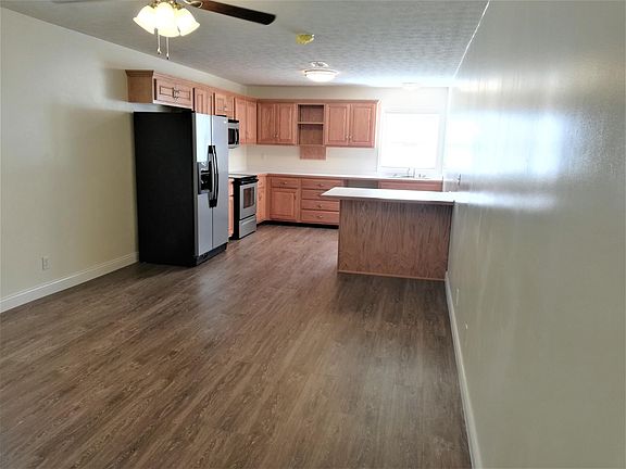 3rd image of 554 Michigan Ave