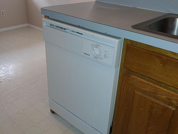 5th image of 4301A Cox Dr