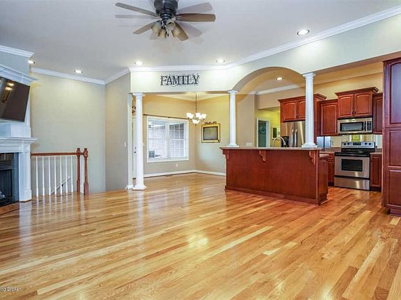 3rd image of 223 Saint Andrews Way