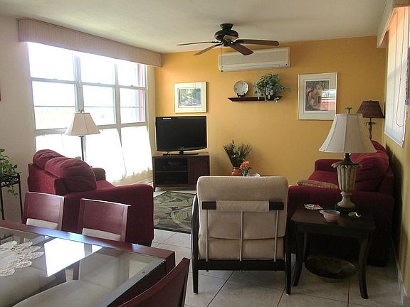 Dining room/living room