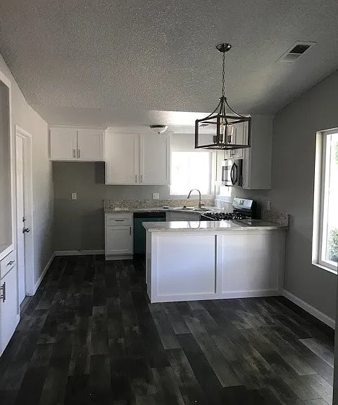 2248 N Gowdy St — Photo 2