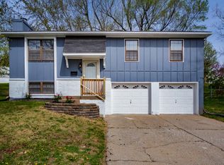 1504 NW Kingston Dr, Blue Springs, MO 64015