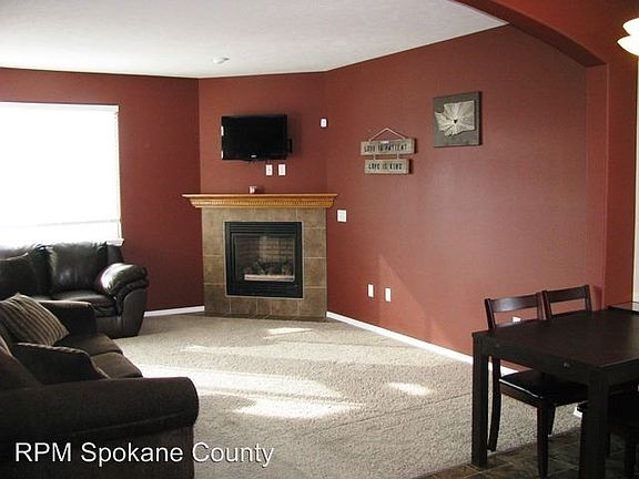 3rd image of 1709 N Tschirley Ln