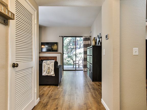 4th image of 4900 N Grand Ave APT 125
