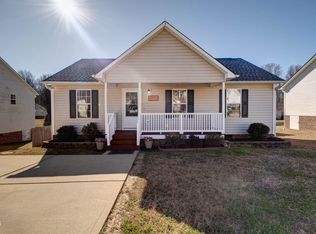 2113 McKinnon Dr, Clayton, NC 27520