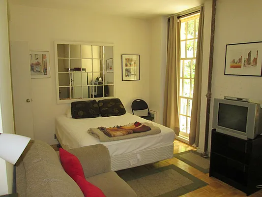 Rented by Richard Marks LLC | media 8