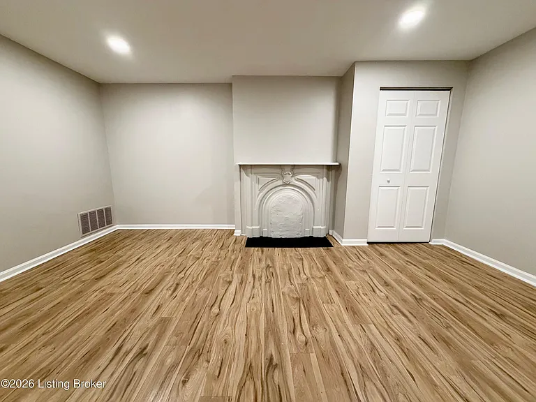 2221 W Madison St — Photo 3