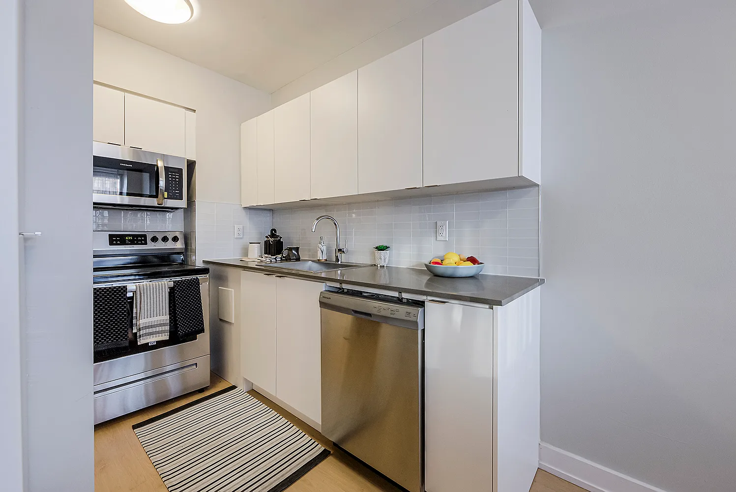 200 Dufferin St — Photo 3