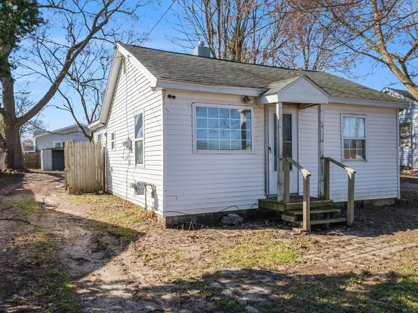 1382 Wells St, Burton, MI 48529