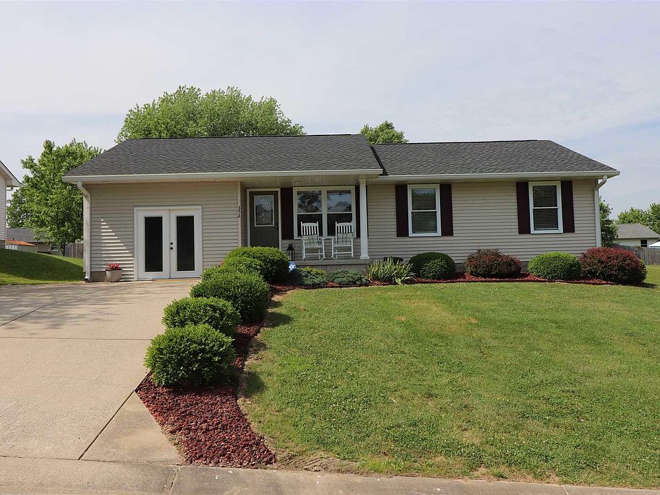1st image of 352 W Blackfoot Dr