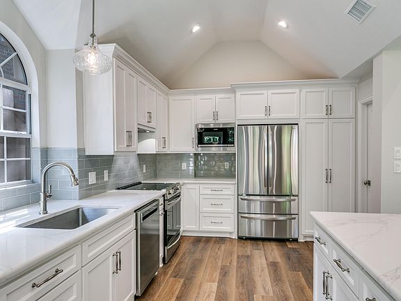 5th image of 2611 Lakeforest Ct