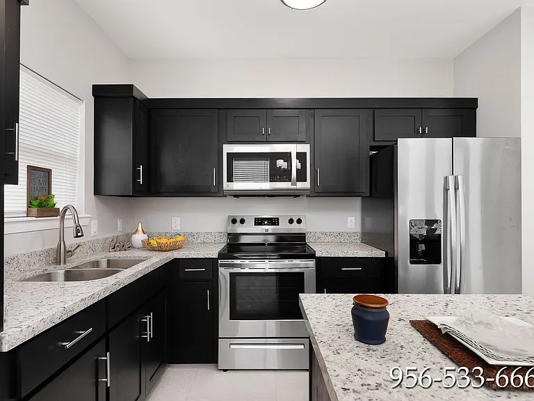 1420 Deer Hls — Photo 3
