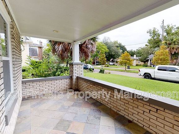 4th image of 930 Cordova Pl