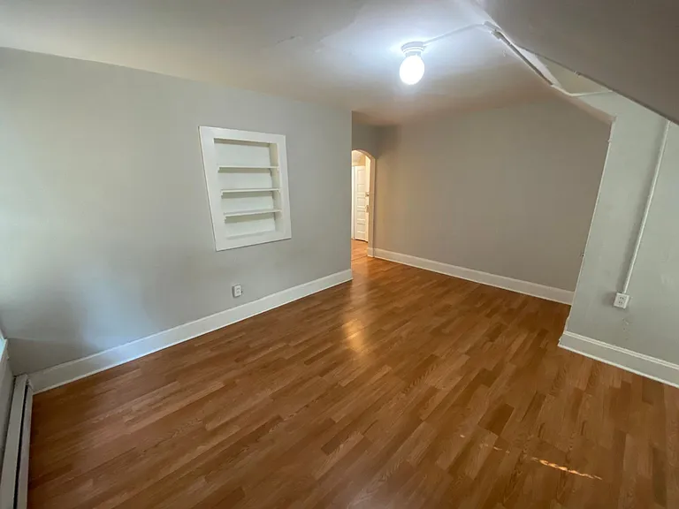 621 S Adams St — Photo 6