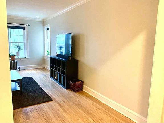 5th image of 4313 N Bernard St #1S