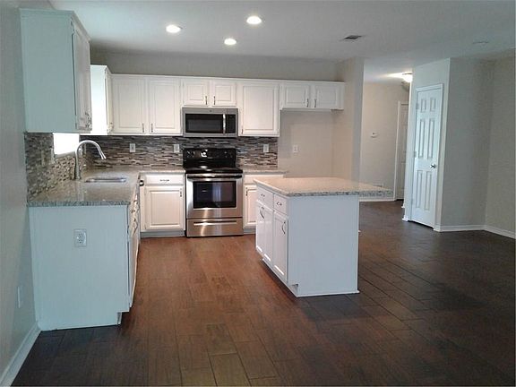 4th image of 7001 Club Creek Dr