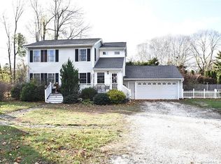 5 Central Ave, Niantic, CT 06357