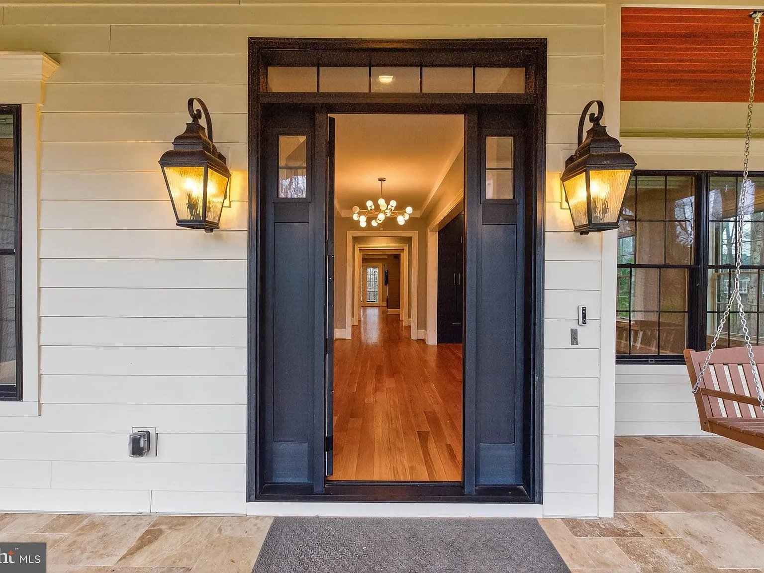 6 bed, 8.0 bath, 9459 sqft, $24,000 — Photo 2
