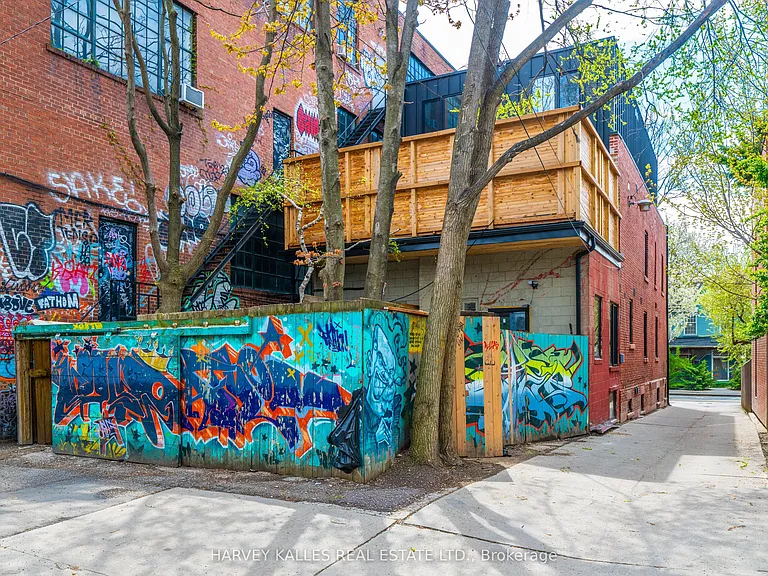 692 Richmond St W #3 — Photo 24