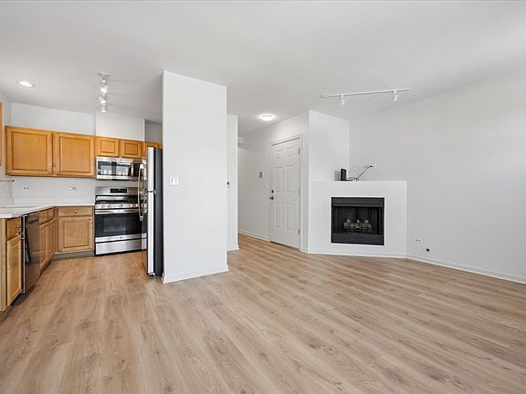 4th image of 1341 N Halsted St APT 3N