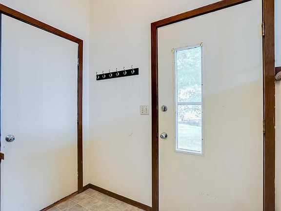 5th image of 2502 Woodbridge St