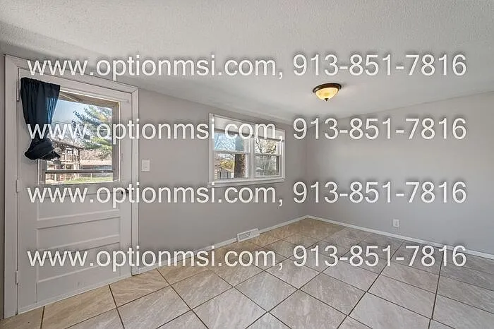 4508 NW 50th Ter — Photo 11