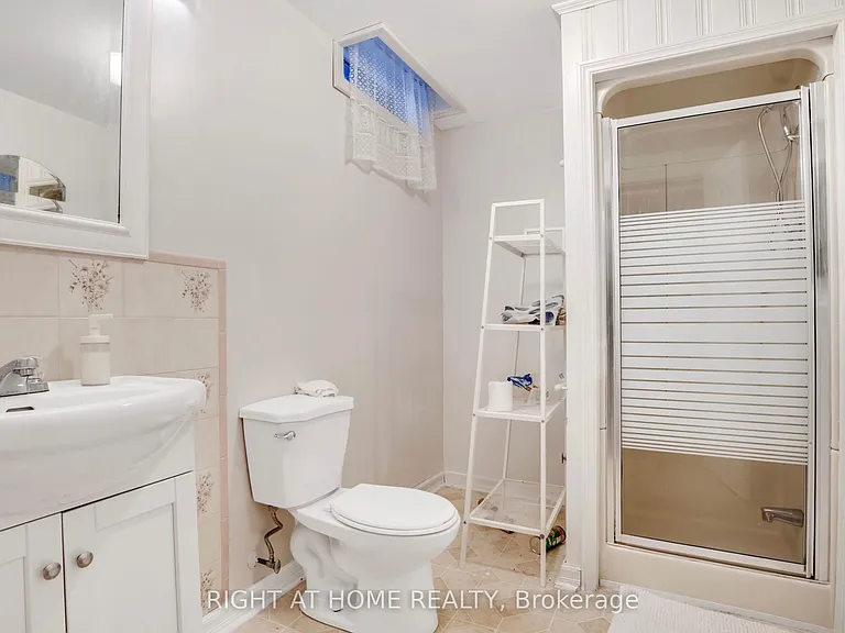 27 Melborne Ct — Photo 23