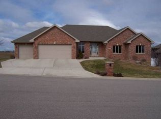 3800 Red Stone Dr, Janesville, WI 53548