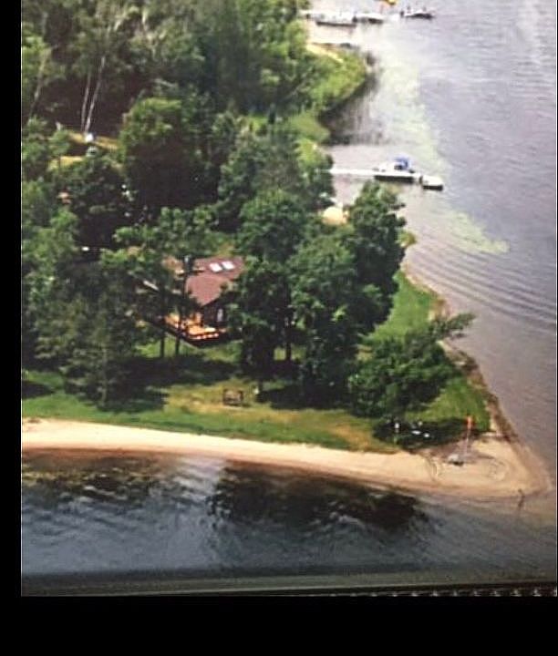 600 feet of prime lakeshore!
