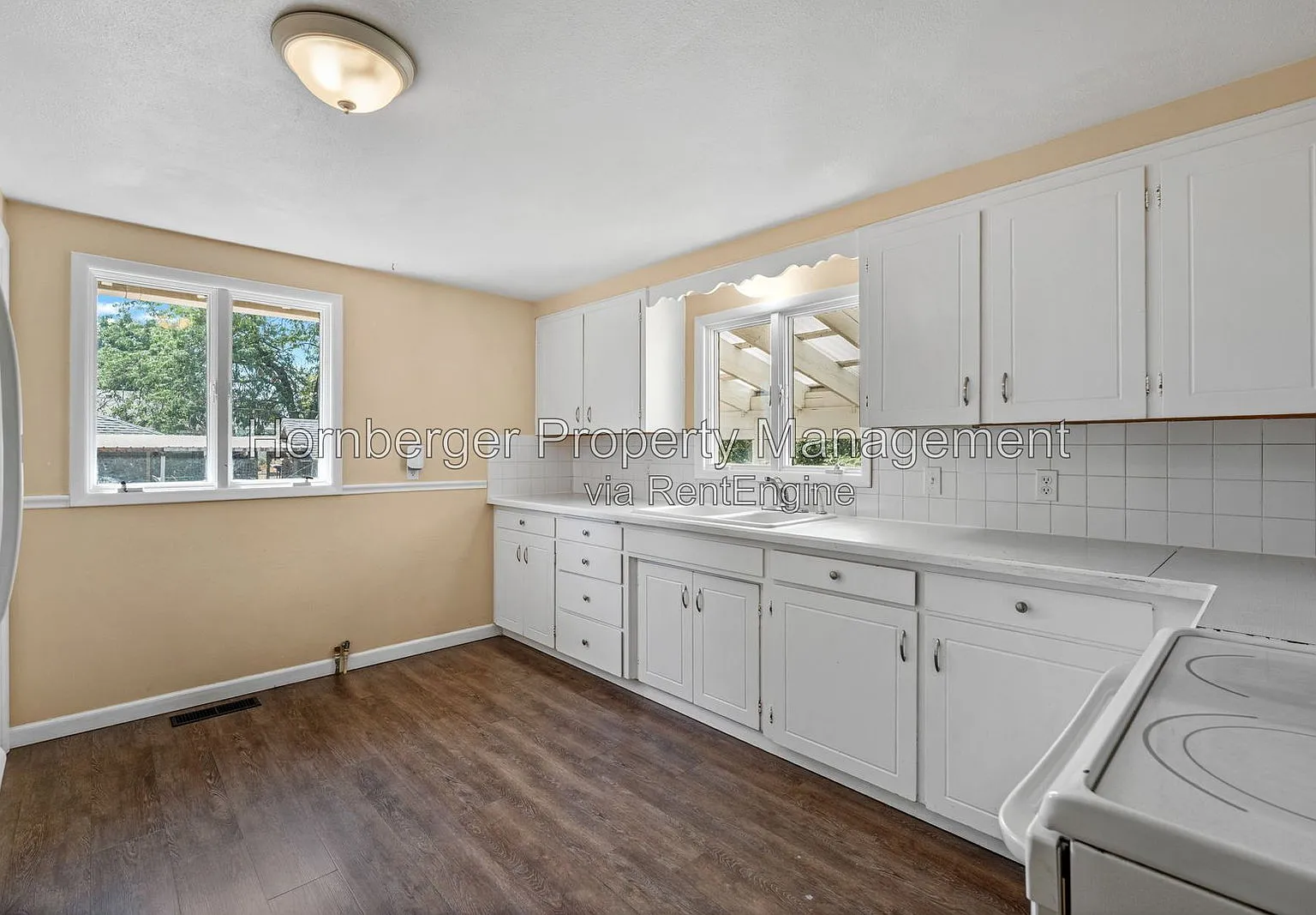 3 bed, 1.0 bath, 1400 sqft, $1,695 — Photo 4