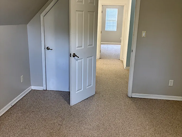 1240 Hampton Ave — Photo 17