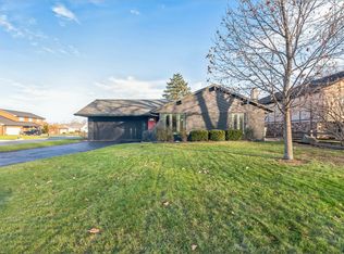 8502 Candlelight Dr W, Willow Springs, IL 60480