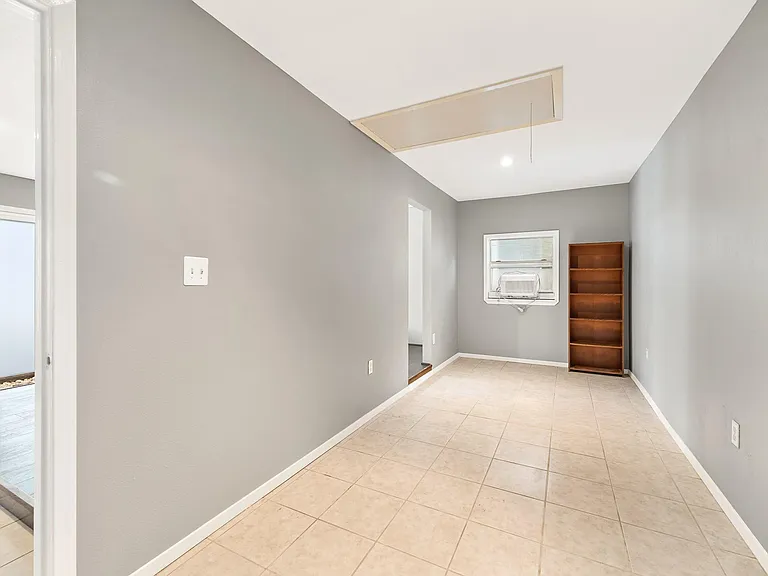 1363 Westgreen Blvd — Photo 27