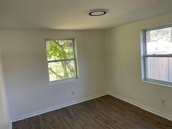 2nd image of 102 S Sheridan Ave #A