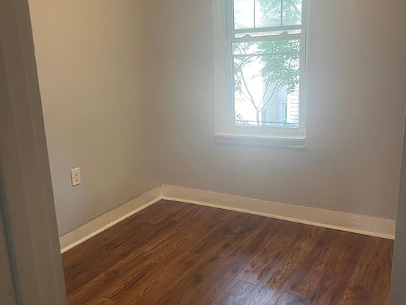 4th image of 2413 S Sheridan St