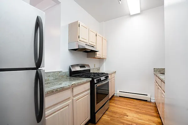 Rented by Waldstar Real Estate LLC | media 19
