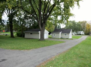 16217 Gleason Lake Rd, Wayzata, MN 55391