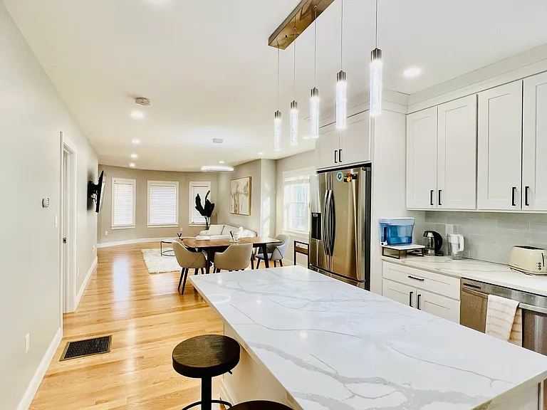 28 Metcalf St #1 — Photo 10