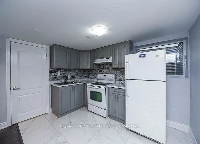 3 bed, $2,100 — Photo 4