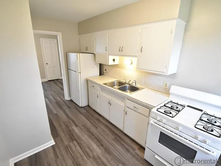 931 Kenwick Rd #A — Photo 5