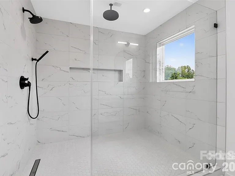 2716 Baltimore Ave — Photo 26